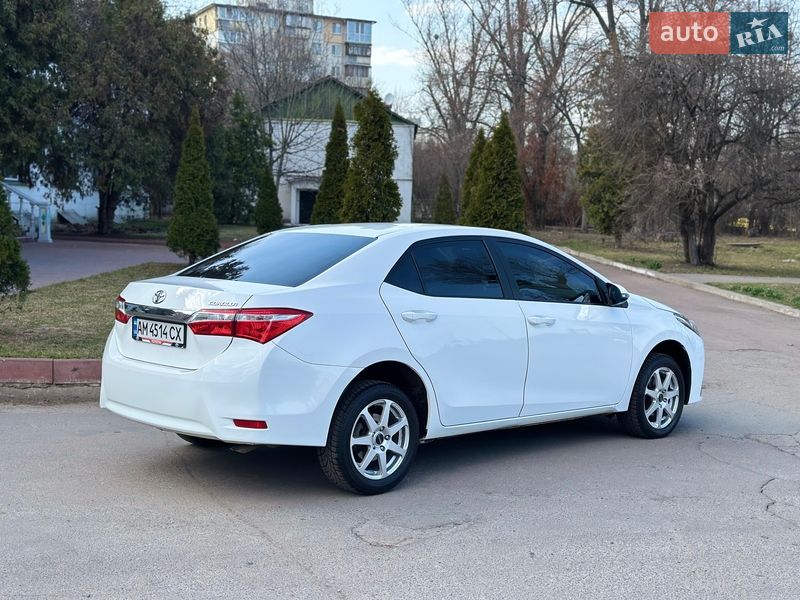 Седан Toyota Corolla 2017 в Києві