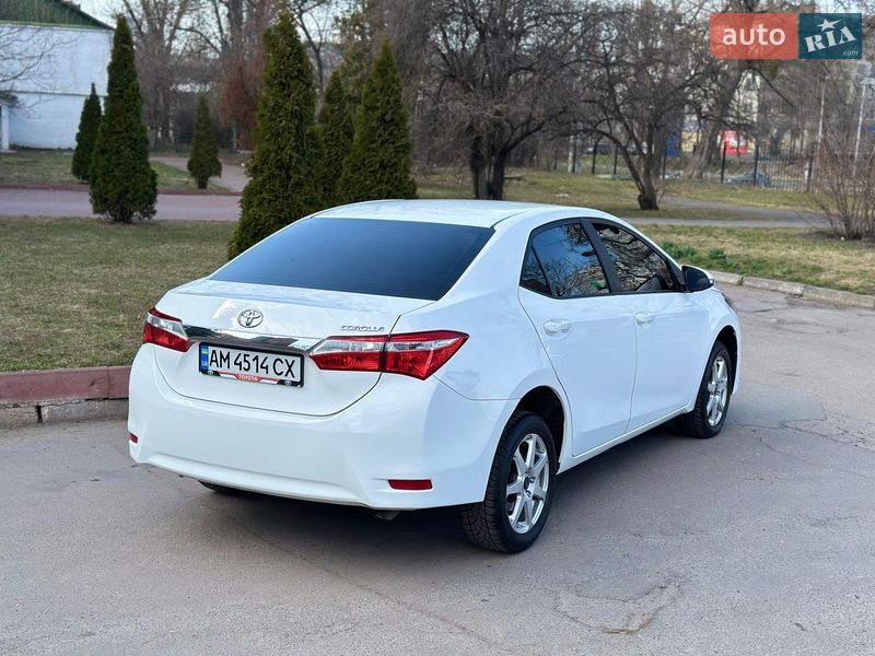 Седан Toyota Corolla 2017 в Києві
