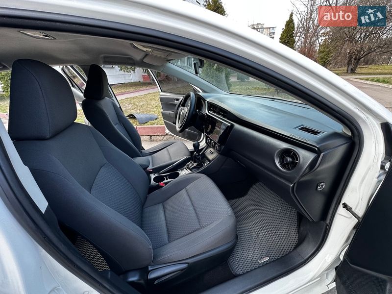 Седан Toyota Corolla 2017 в Києві