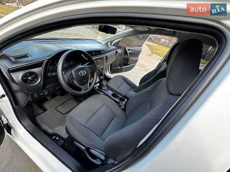 Седан Toyota Corolla 2017 в Києві