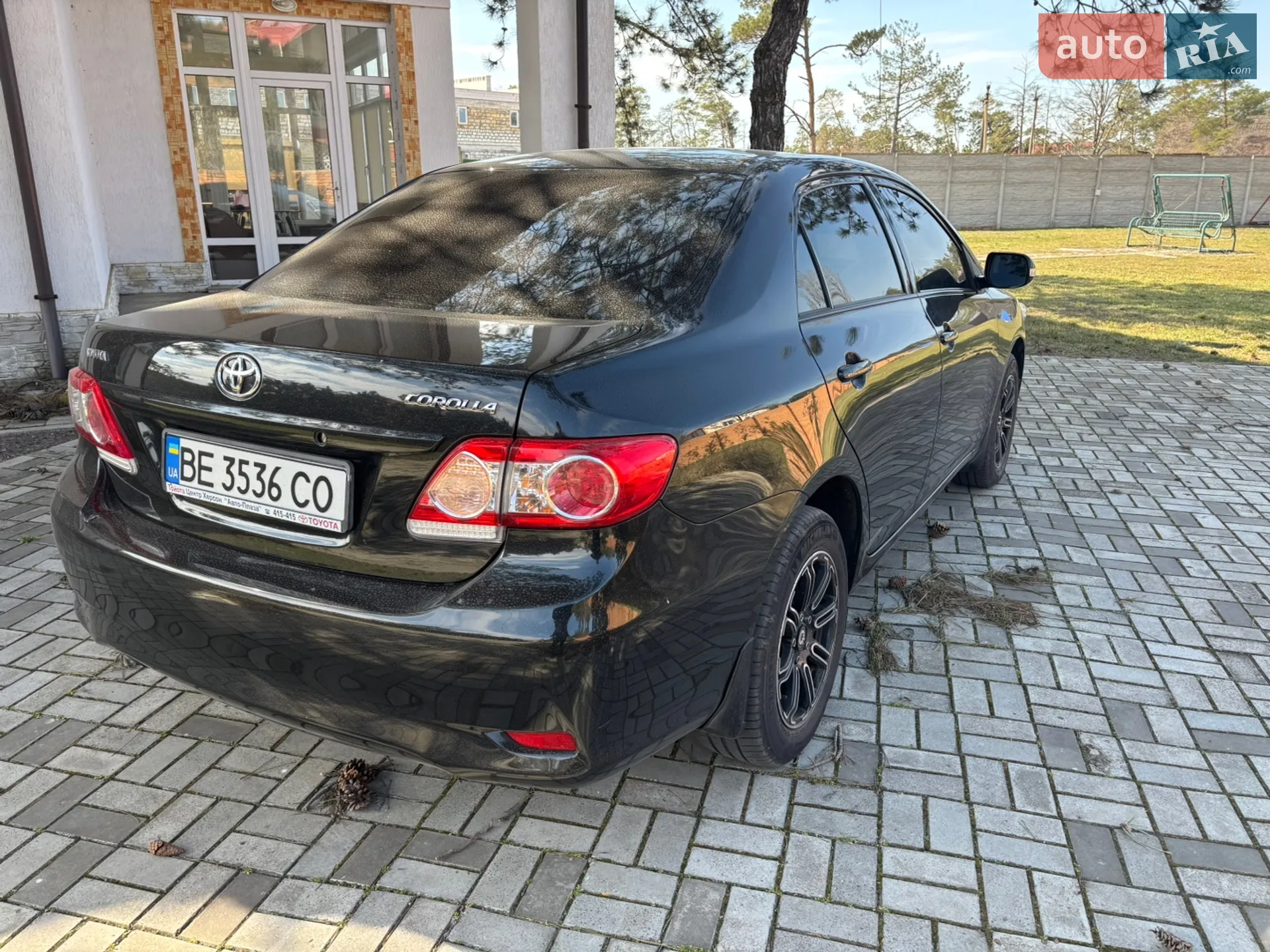 2010 Toyota Corolla - мініатюра 2