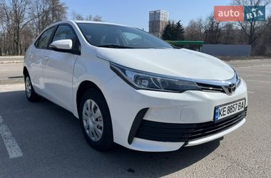 Седан Toyota Corolla 2017 в Днепре