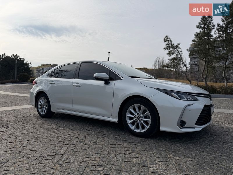 Седан Toyota Corolla 2019 в Днепре