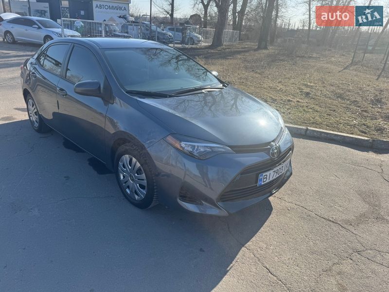 Седан Toyota Corolla 2016 в Кременчуге