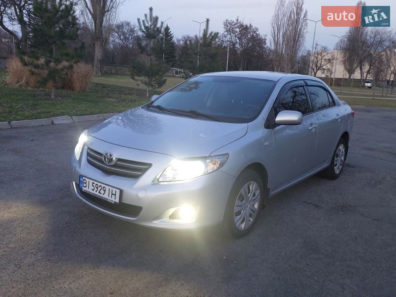 Седан Toyota Corolla 2008 в Кременчуці