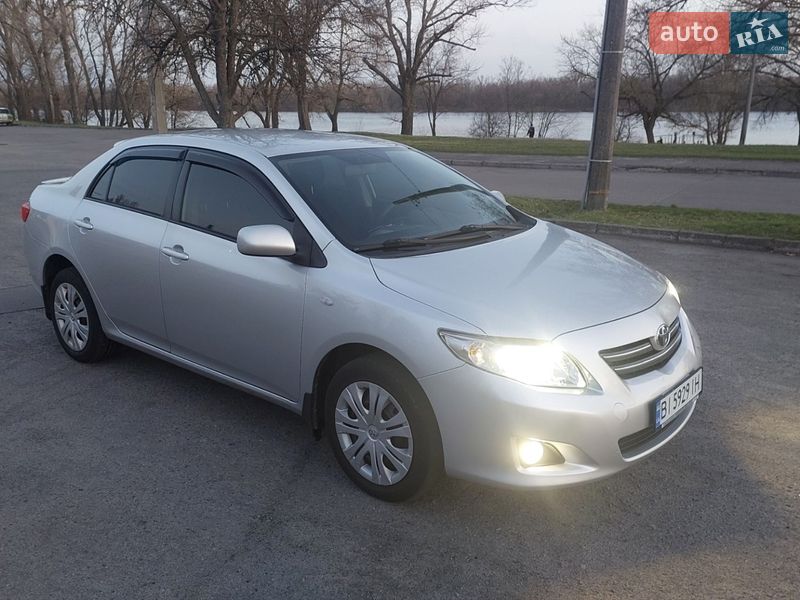 Седан Toyota Corolla 2008 в Кременчуці