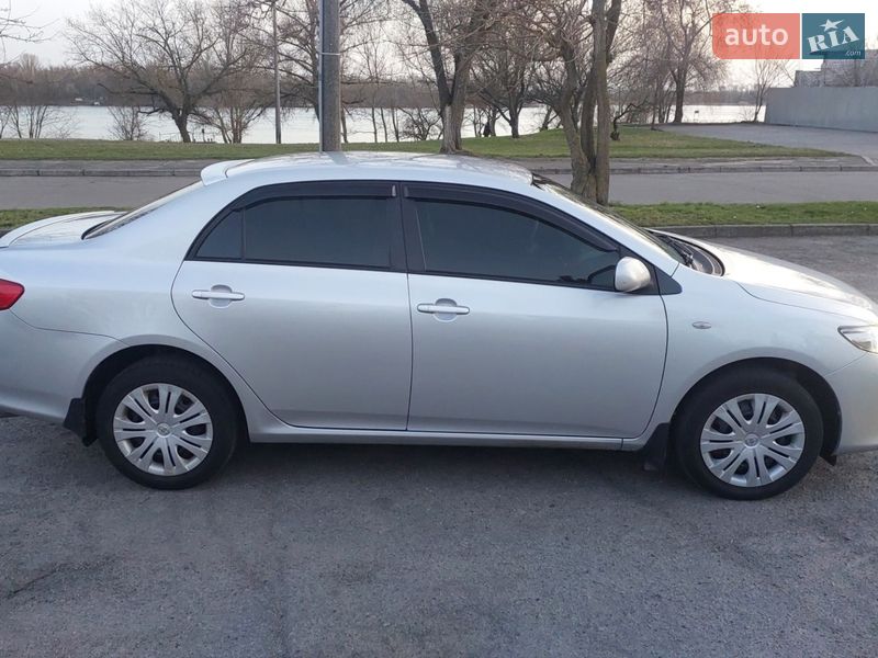 Седан Toyota Corolla 2008 в Кременчуці