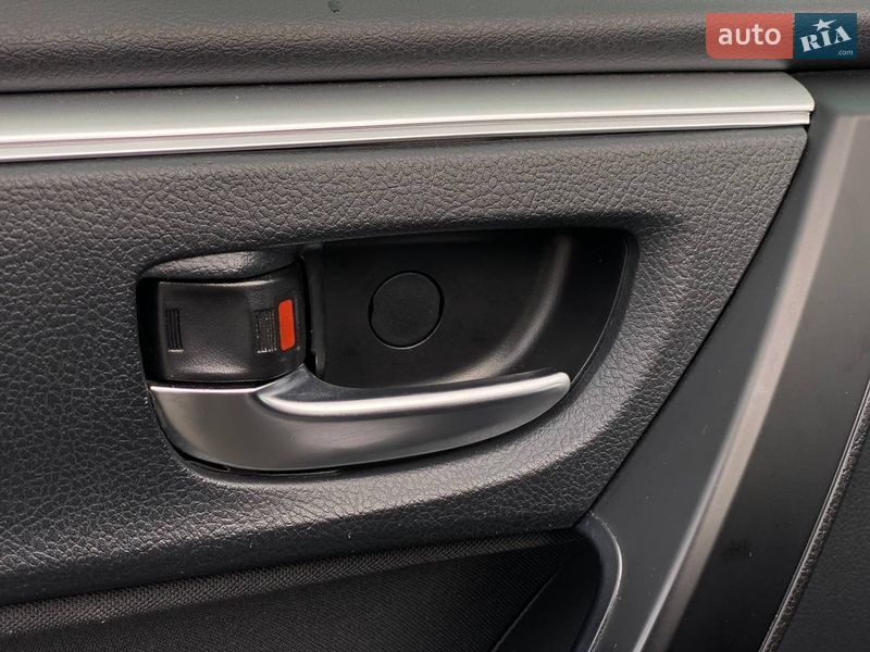 Седан Toyota Corolla 2017 в Киеве фото 21 Седан Toyota Corolla 2017 в Киеве