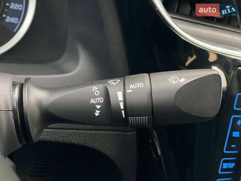 Седан Toyota Corolla 2017 в Киеве фото 30 Седан Toyota Corolla 2017 в Киеве