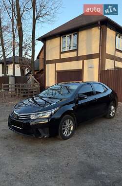 Седан Toyota Corolla 2014 в Киеве