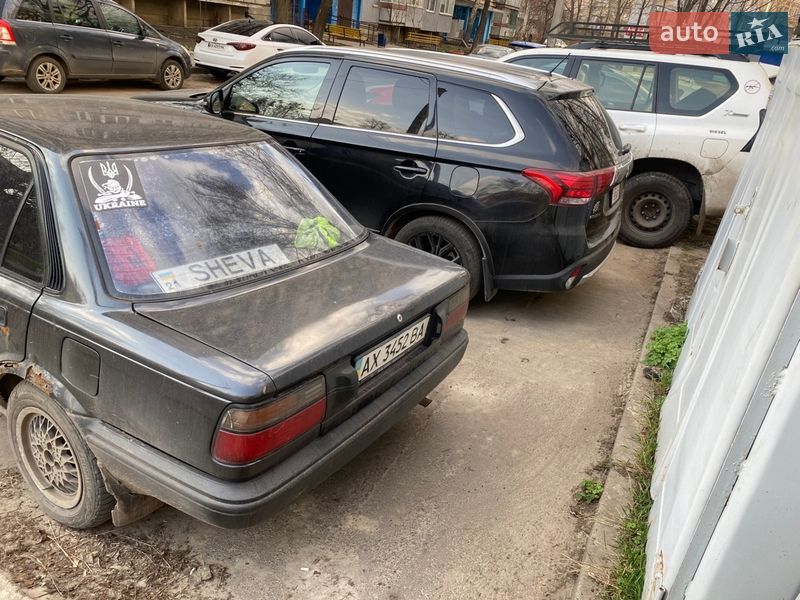 Седан Toyota Corolla 1990 в Харкові