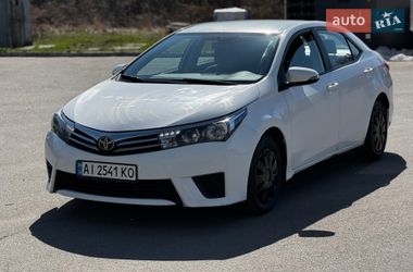 Седан Toyota Corolla 2018 в Киеве