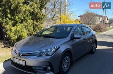 Седан Toyota Corolla 2018 в Киеве