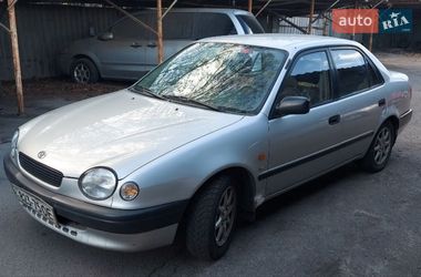 Седан Toyota Corolla 1998 в Одесі