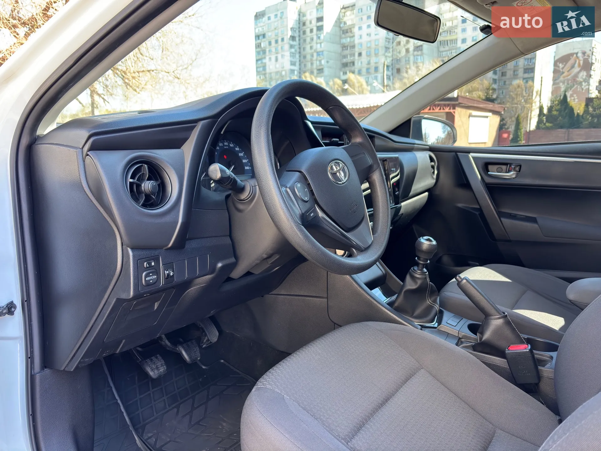2017 Toyota Corolla - мініатюра 15