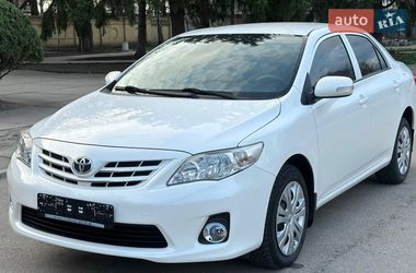 Седан Toyota Corolla 2012 в Желтых Водах