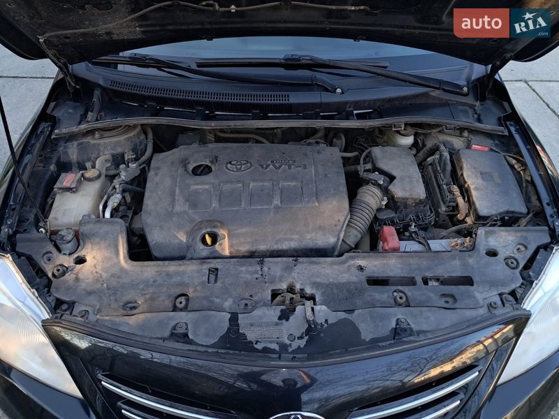 Седан Toyota Corolla 2011 в Івано-Франківську