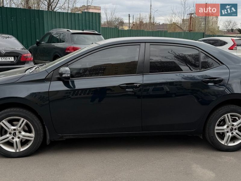 Седан Toyota Corolla 2013 в Вінниці