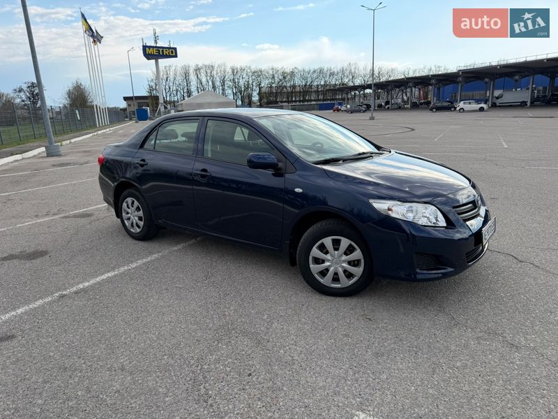 Седан Toyota Corolla 2009 в Днепре