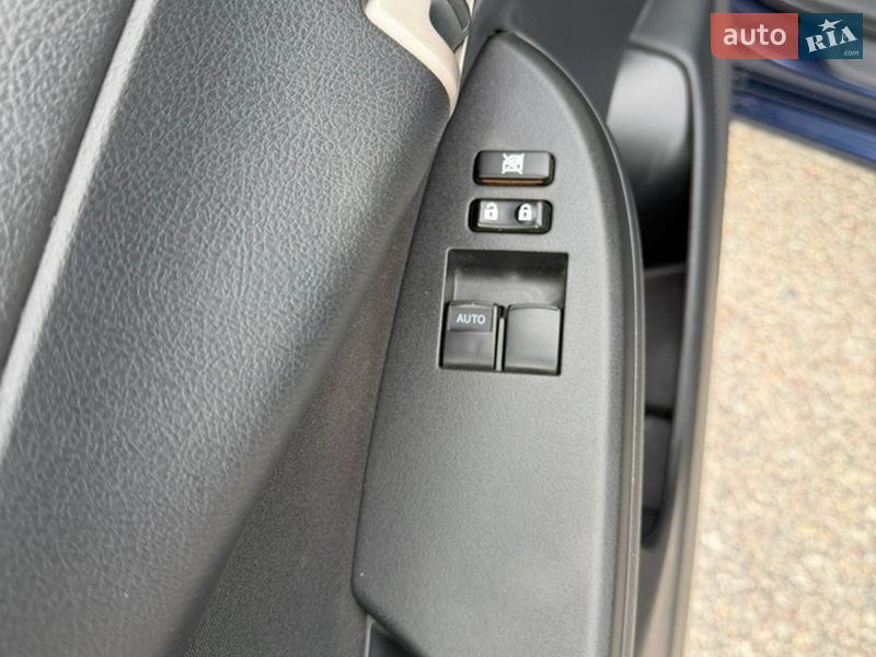 Седан Toyota Corolla 2009 в Днепре