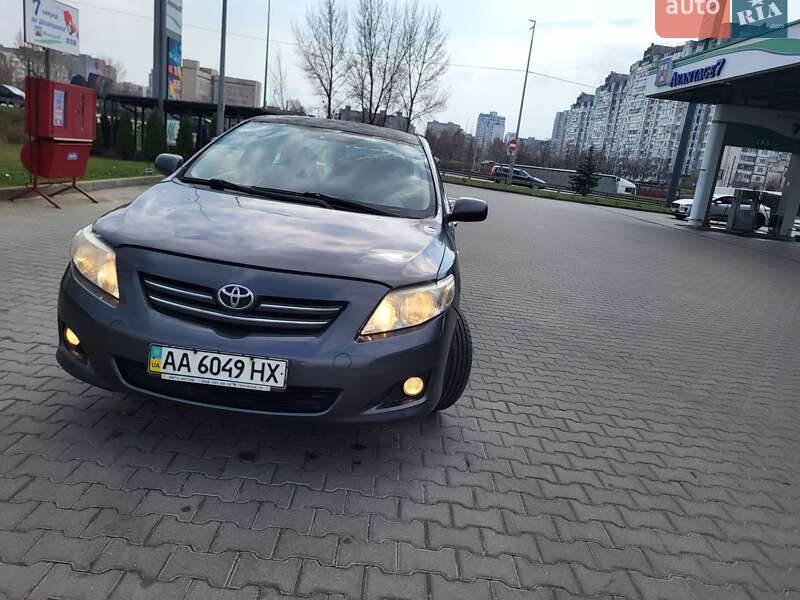 Седан Toyota Corolla 2008 в Киеве