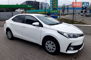 Седан Toyota Corolla 2016 в Києві