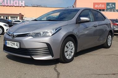 Седан Toyota Corolla 2018 в Киеве