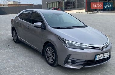 Седан Toyota Corolla 2017 в Тернополе