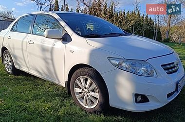Седан Toyota Corolla 2008 в Тернополе