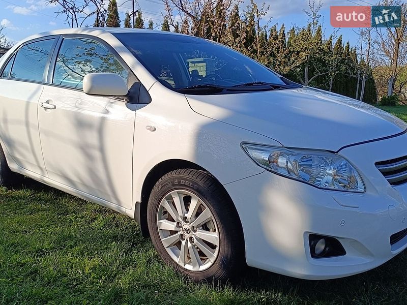 Седан Toyota Corolla 2008 в Тернополі