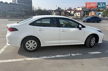 Седан Toyota Corolla 2022 в Львові
