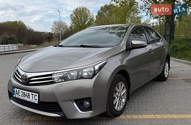 Седан Toyota Corolla 2013 в Кам'янському