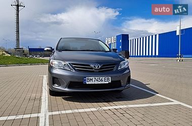 Седан Toyota Corolla 2010 в Сумах