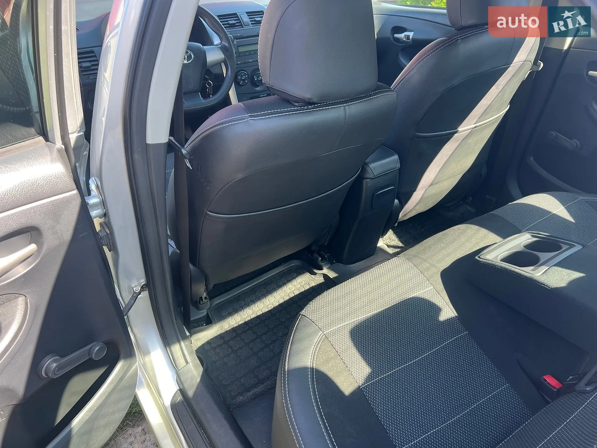2011 Toyota Corolla - мініатюра 18