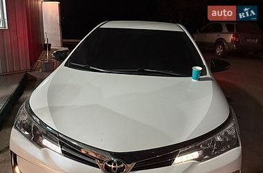 Седан Toyota Corolla 2018 в Киеве