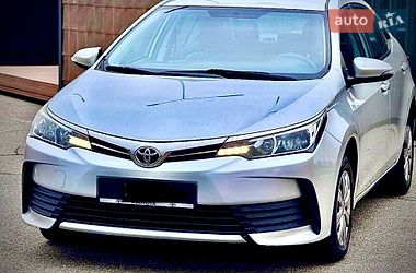 Седан Toyota Corolla 2016 в Николаеве