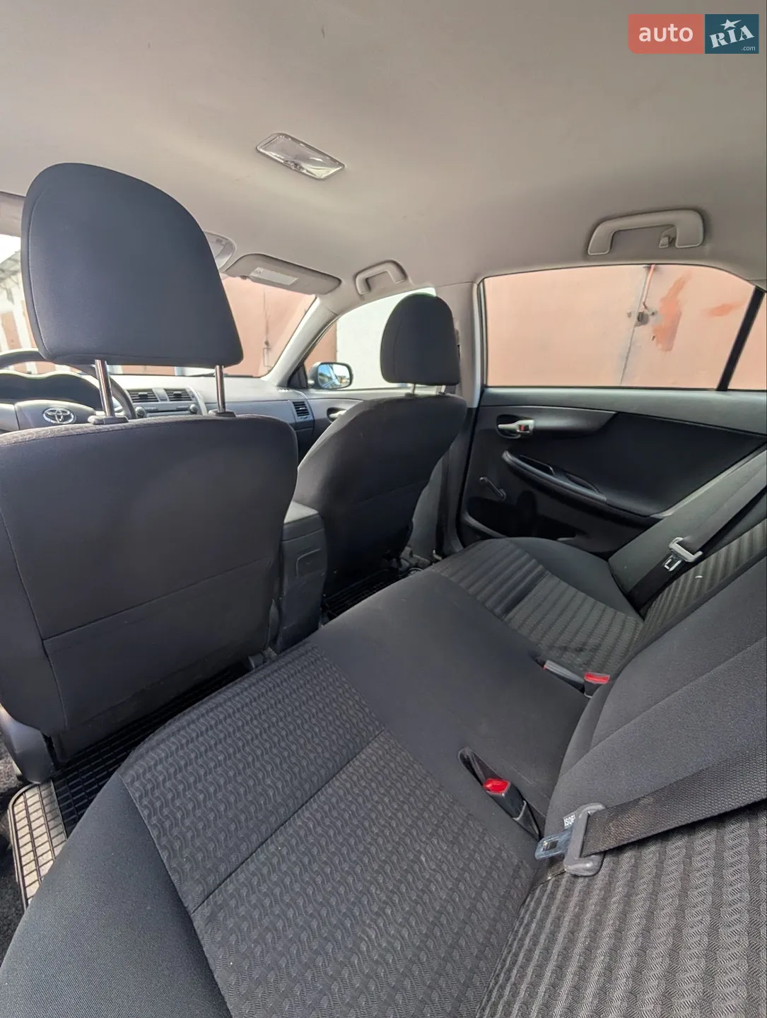 2010 Toyota Corolla - мініатюра 36