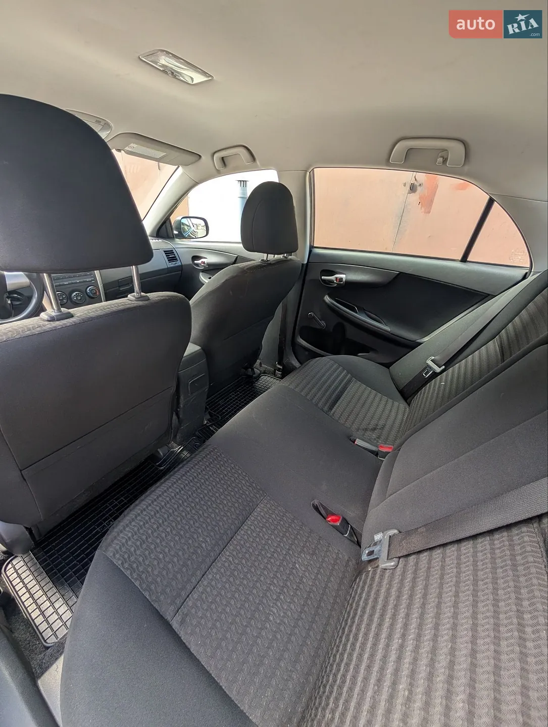2010 Toyota Corolla - мініатюра 35