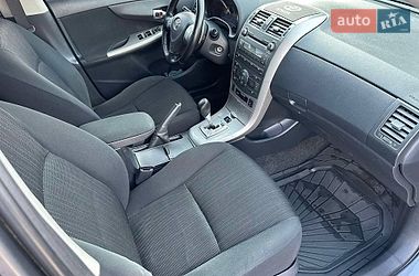 Седан Toyota Corolla 2008 в Драбове