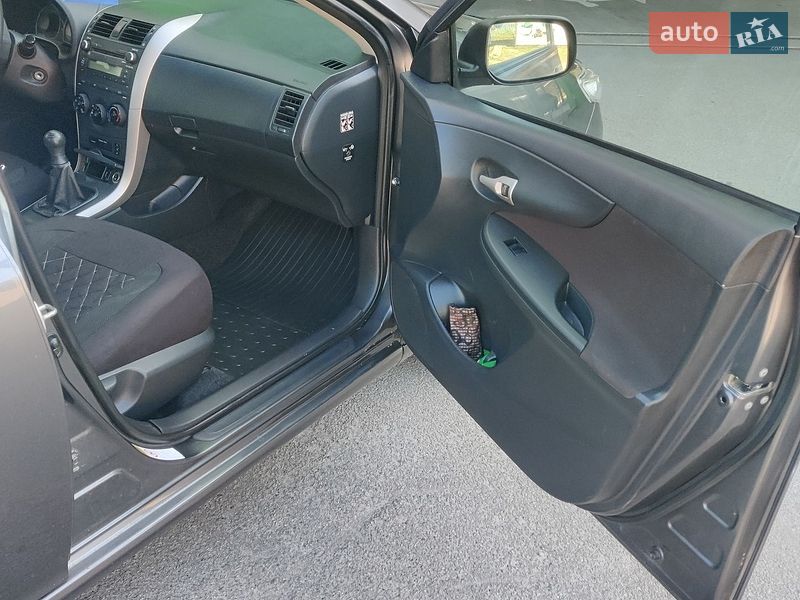 Седан Toyota Corolla 2007 в Киеве