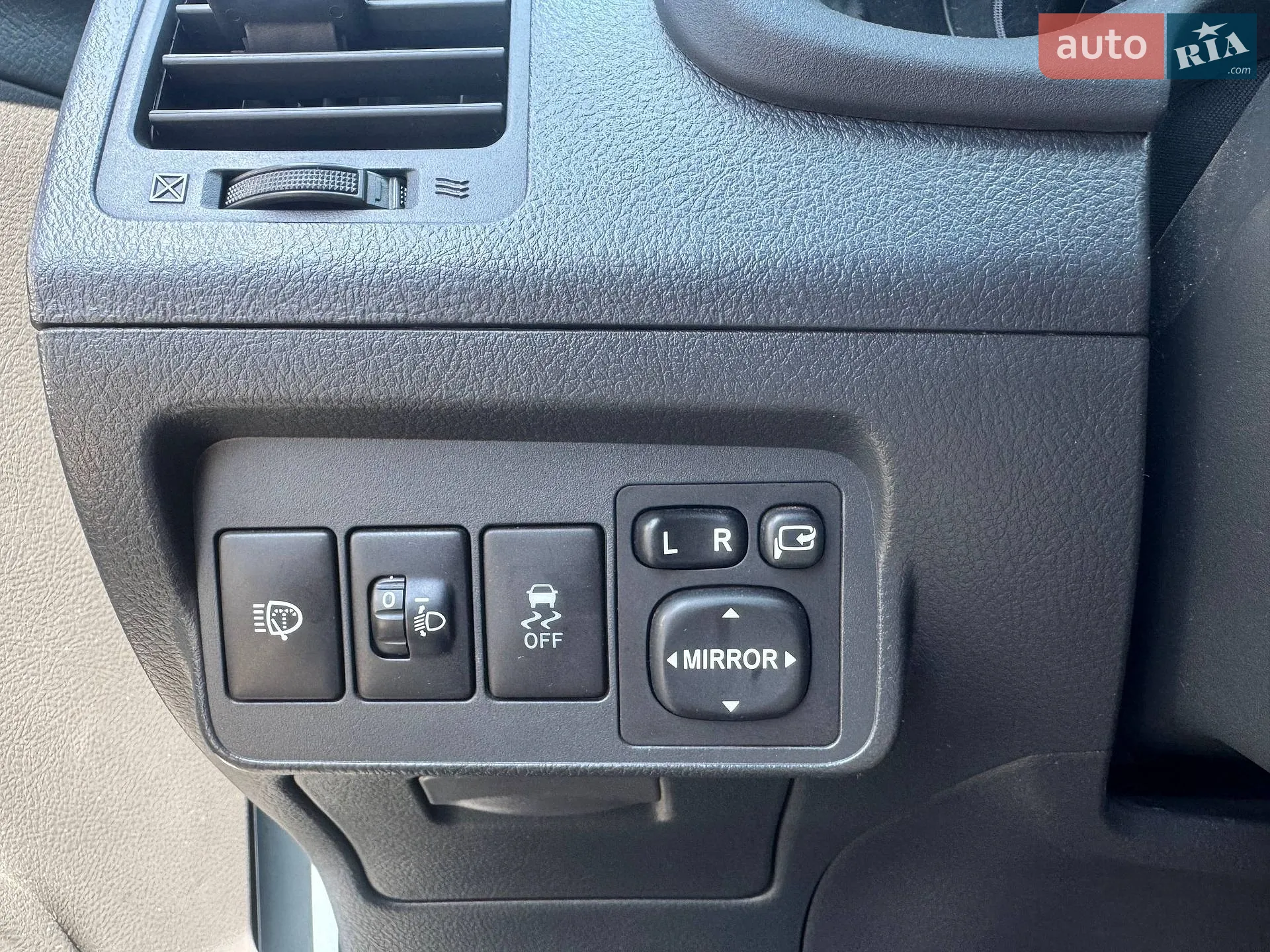 2010 Toyota Corolla - мініатюра 17