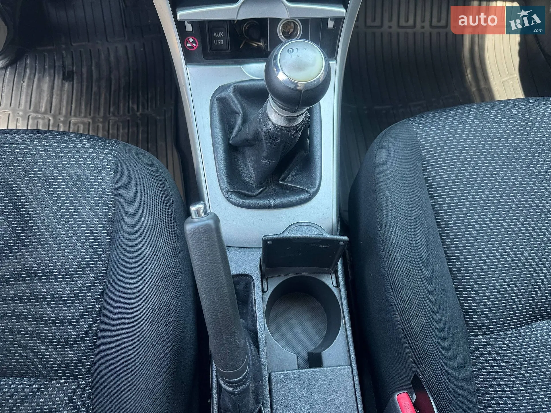 2010 Toyota Corolla - мініатюра 22