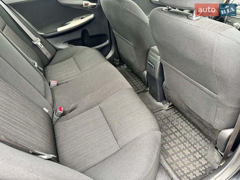 Седан Toyota Corolla 2008 в Днепре