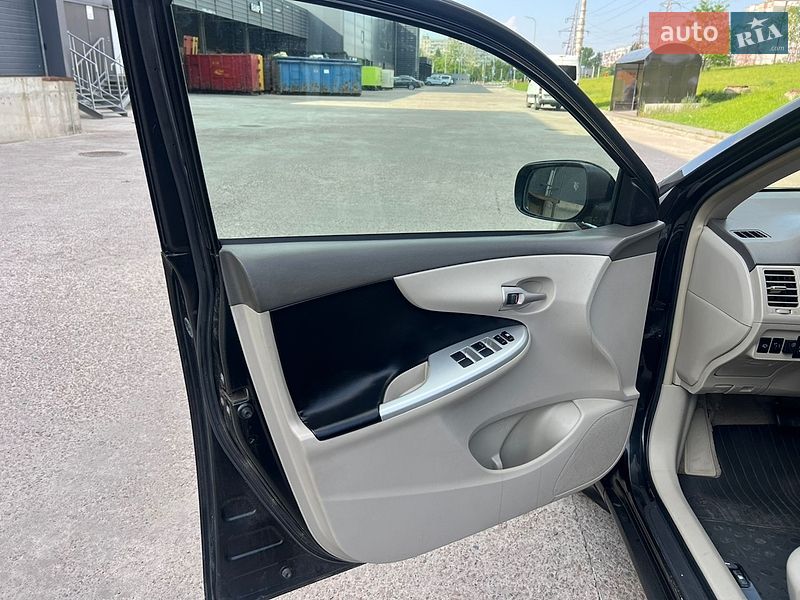 Седан Toyota Corolla 2008 в Киеве