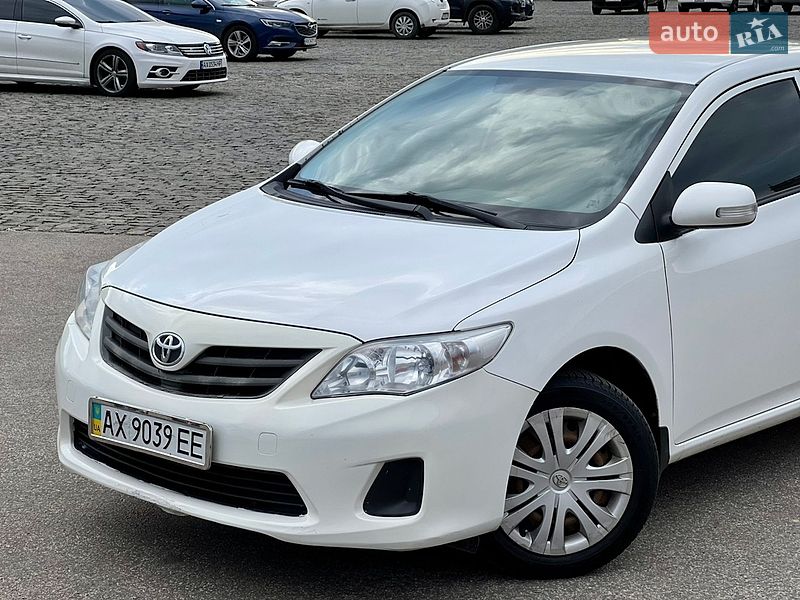 Седан Toyota Corolla 2011 в Харькове