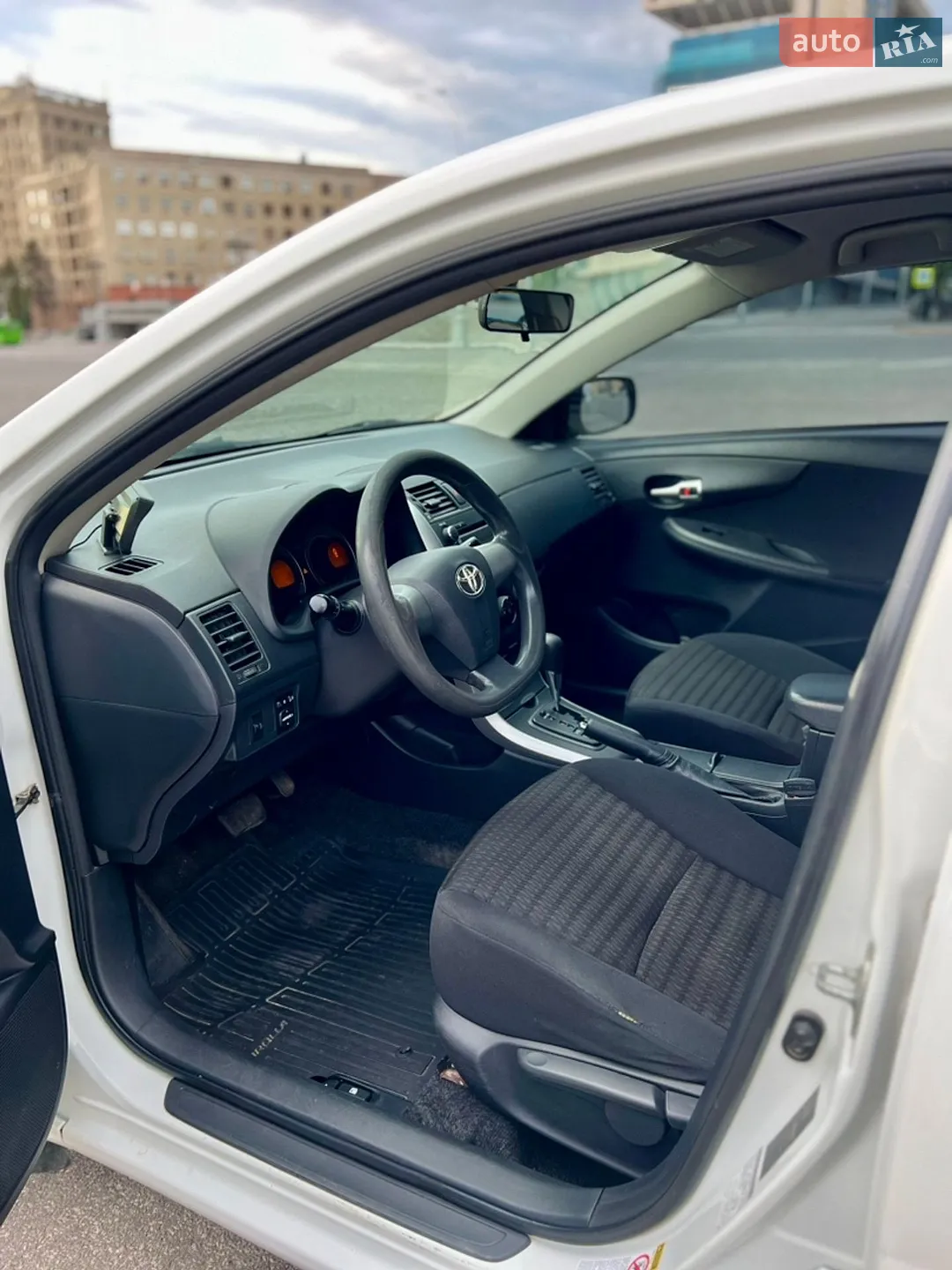2011 Toyota Corolla - мініатюра 27