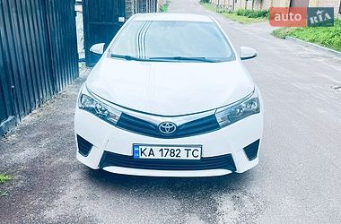 Седан Toyota Corolla 2014 в Києві