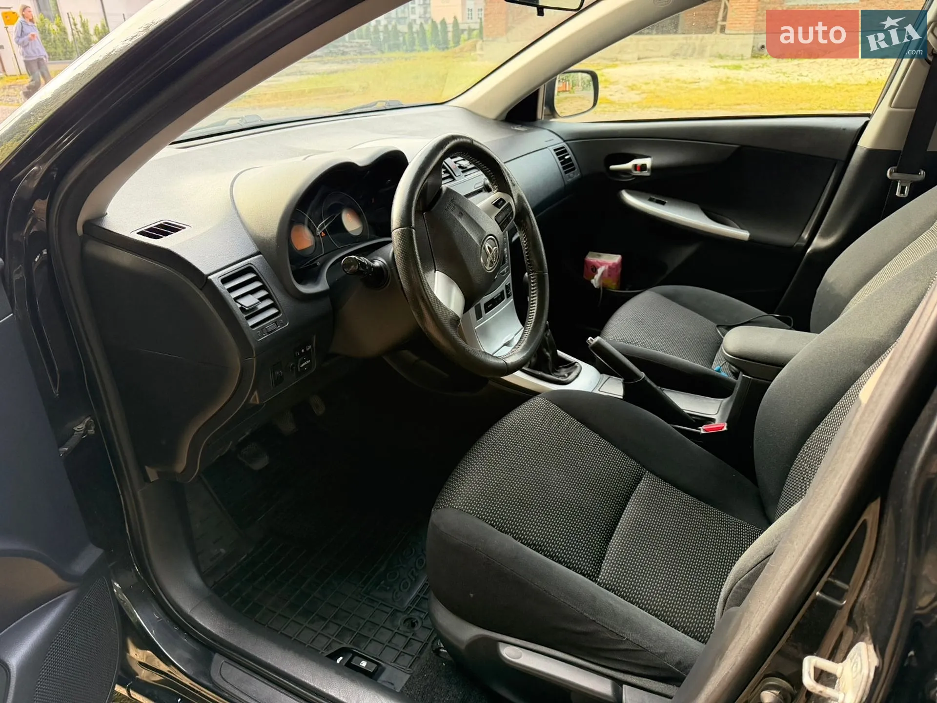 2010 Toyota Corolla - мініатюра 10