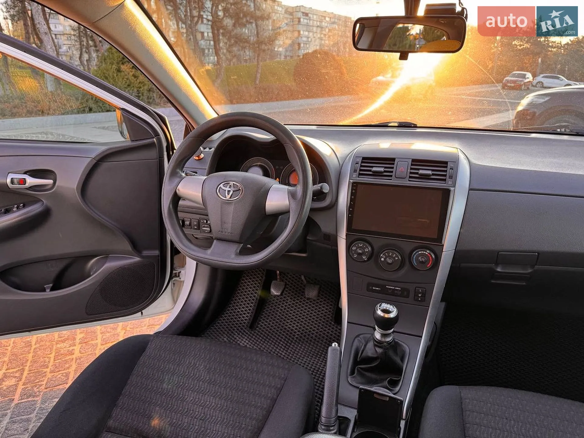 2011 Toyota Corolla - мініатюра 12