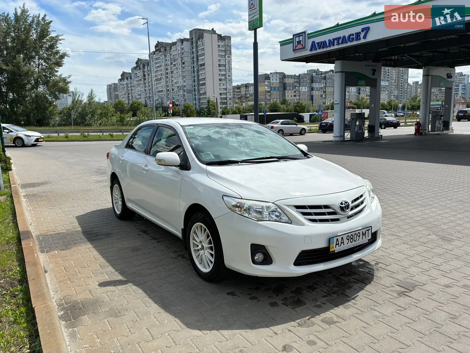 2010 Toyota Corolla - мініатюра 2